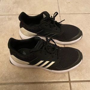 Adidas athletic shoes   Size: 6    Color: Black